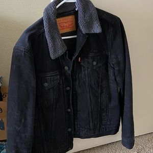Black Levi’s Jean jacket w/ “fur” on the inside